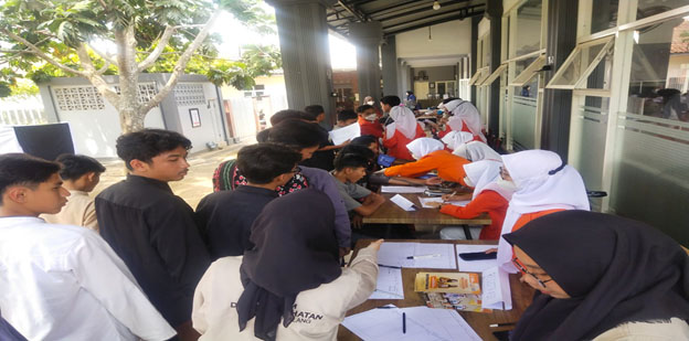 STIKes KEPANJEN AKTIF DALAM SATELIT PERTIWI (SINERGI AKSI TERPADU ELIMINASI TBC DENGAN PERGURUAN TINGGGI) JAWA TIMUR (2)